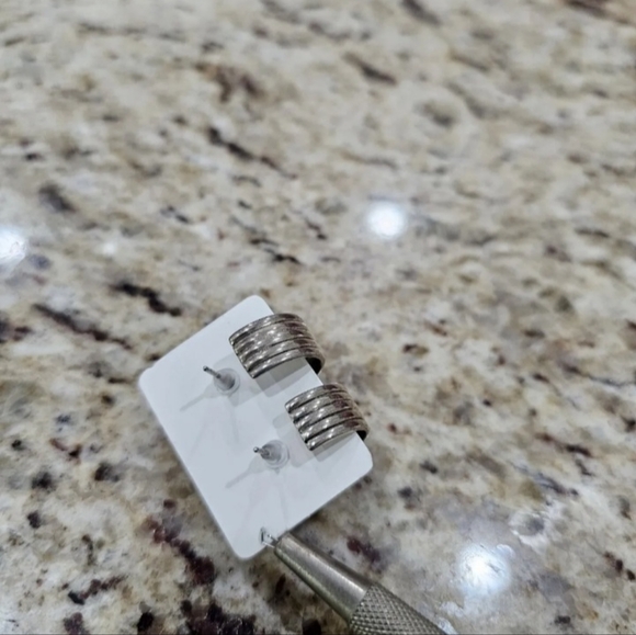 James Avery Retired Rayos Ear Posts - Picture 15 of 15